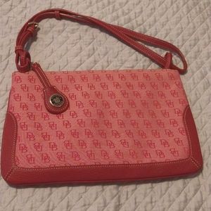 Dooney & Bourke Pink Signature Purse.